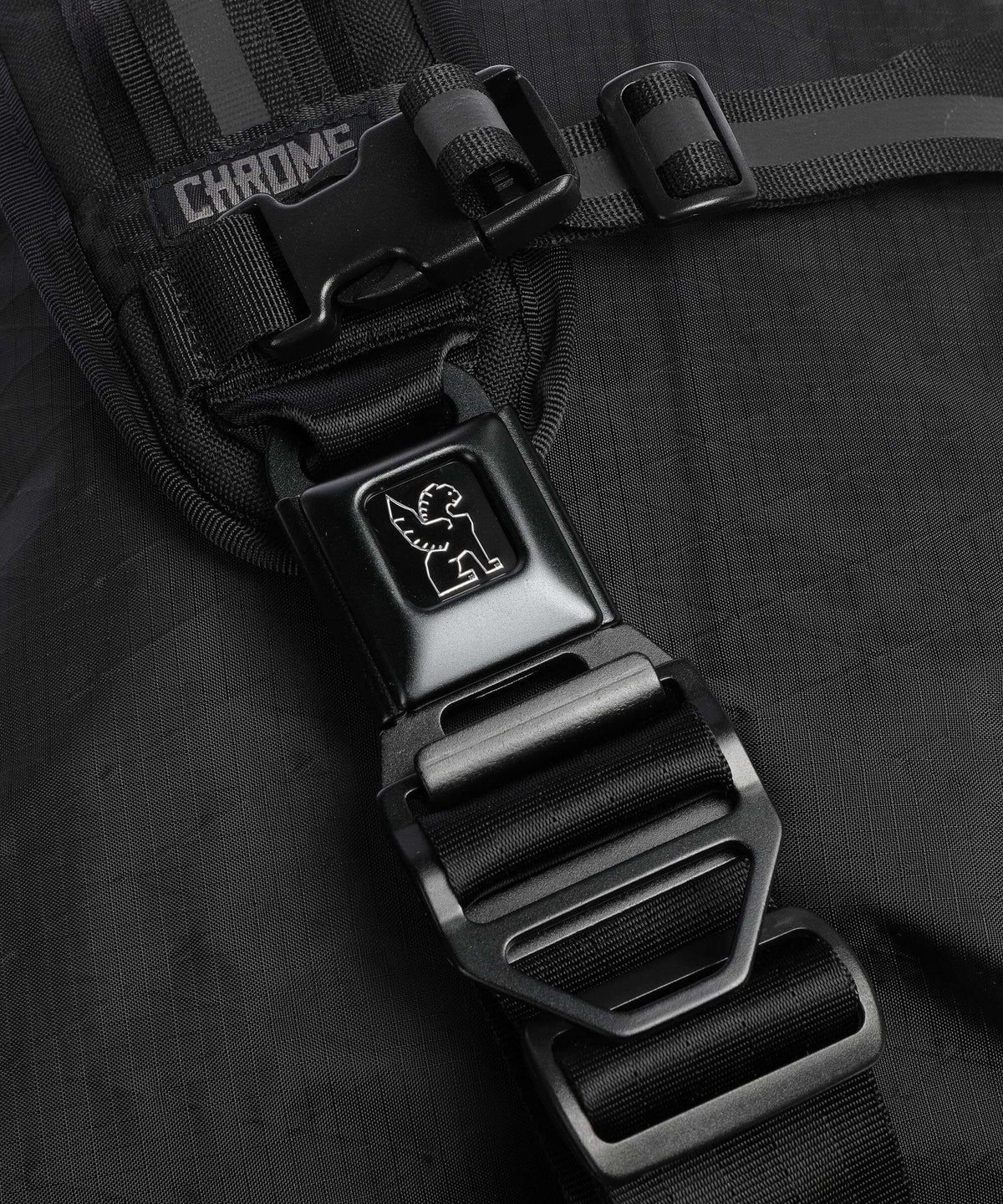 Chrome Metro Mini Messenger bag black