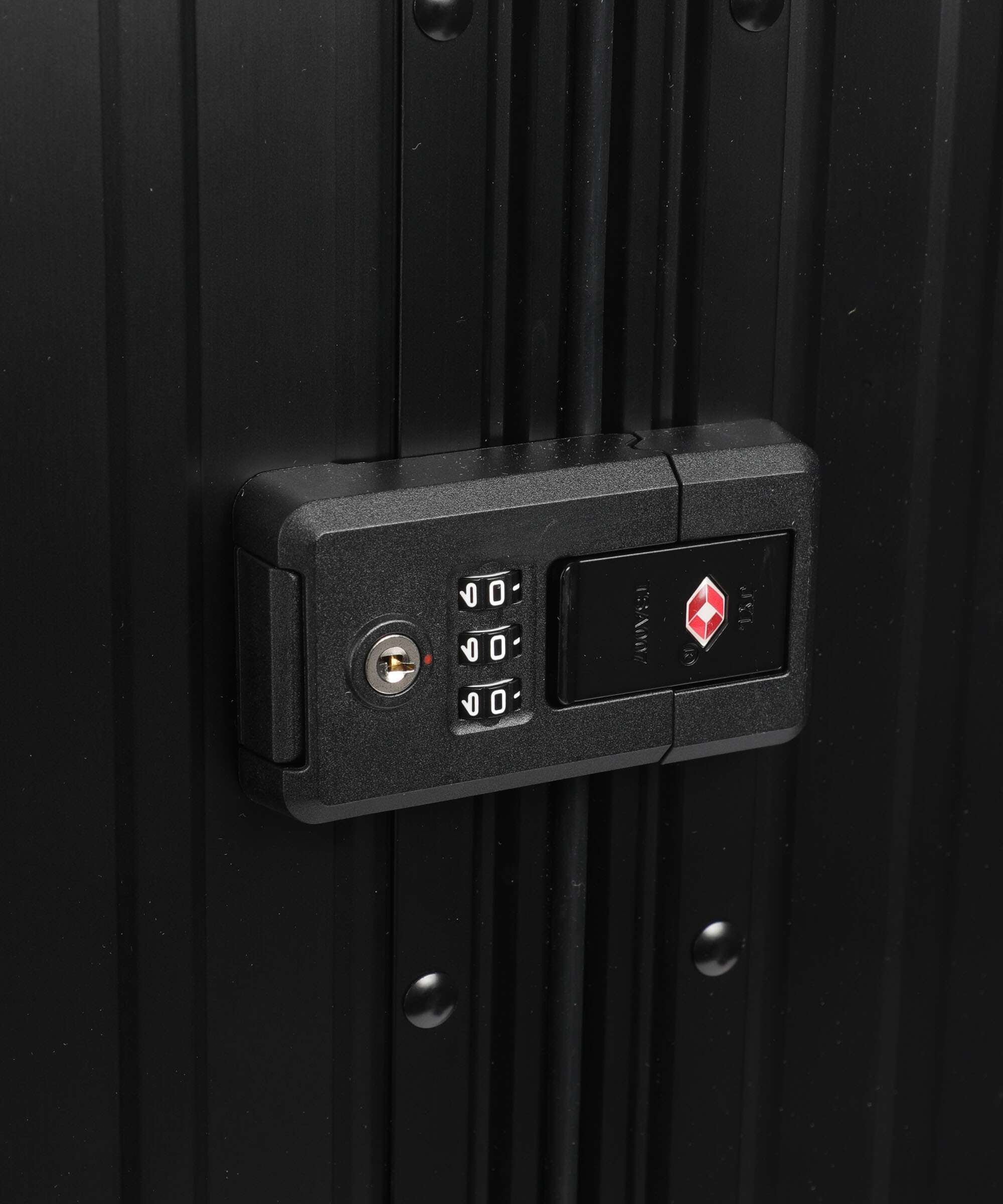 Aleon 26 Traveler Spinner (4 wheels) onyx