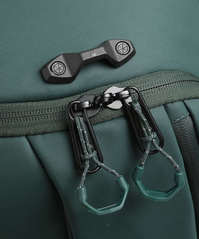 Eagle Creek Tarmac 95 Spinner (4 wheels) arctic sea green