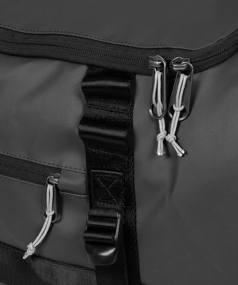 Eastpak Tarp Duffel Pack M Travel bag tarp black