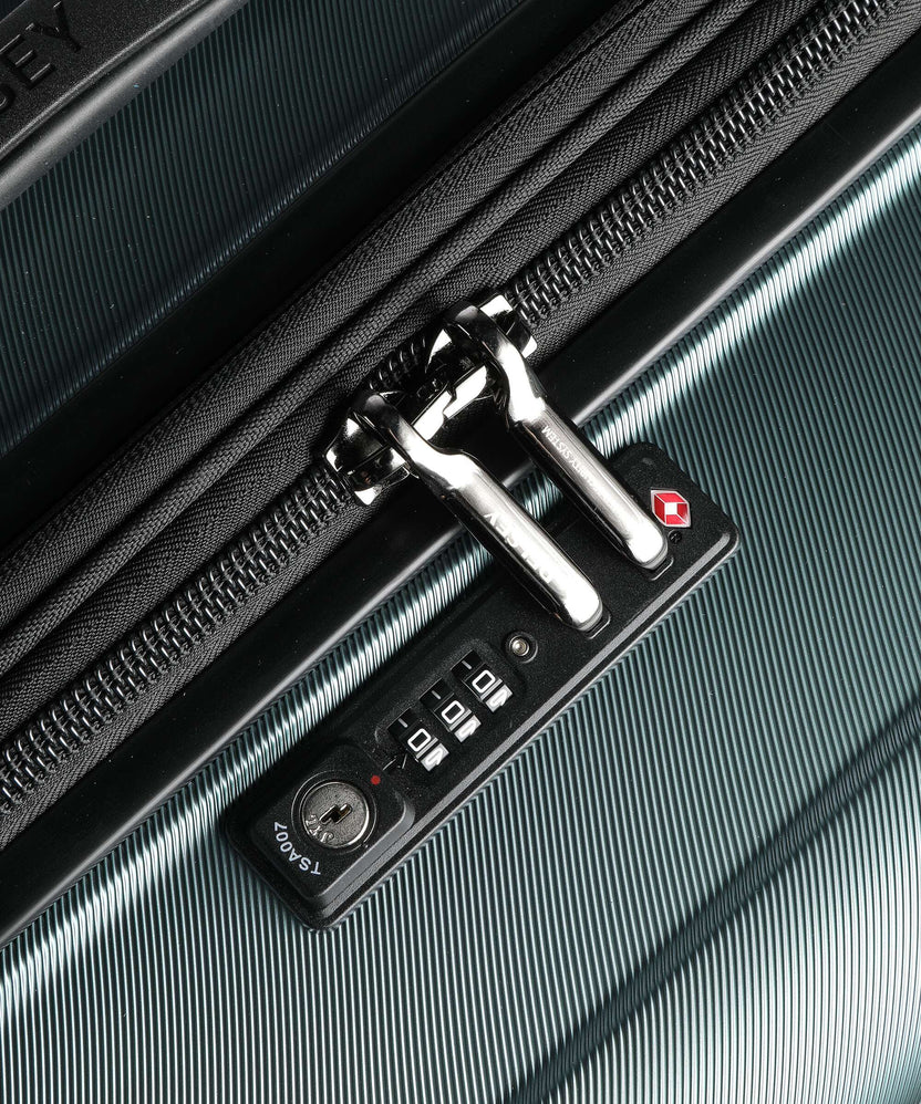 Delsey Paris Shadow 5.0 Spinner (4 wheels) grün