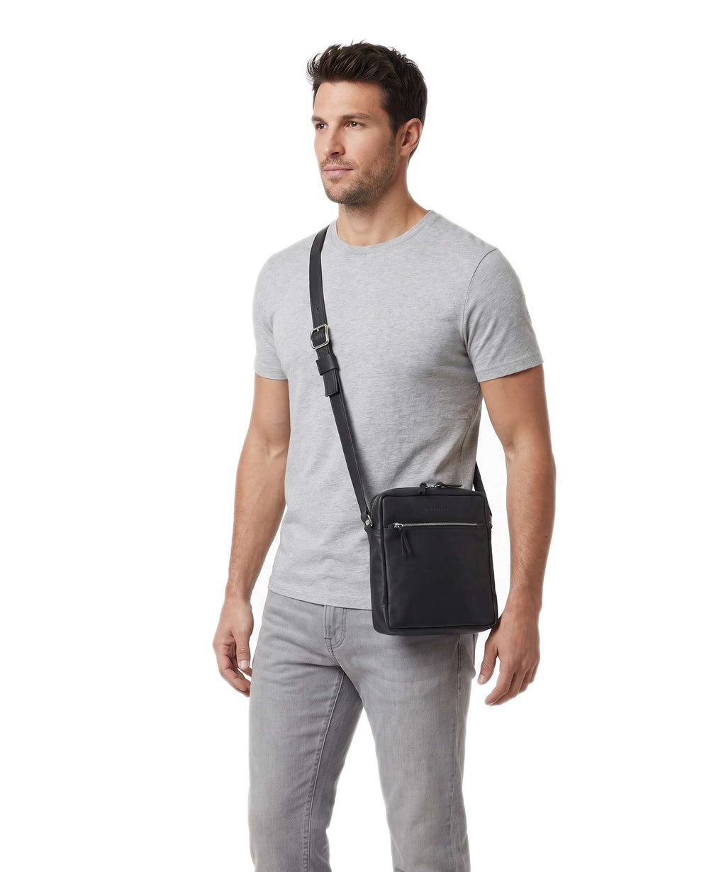 Harold's Bague M Crossbody bag dunkelblau