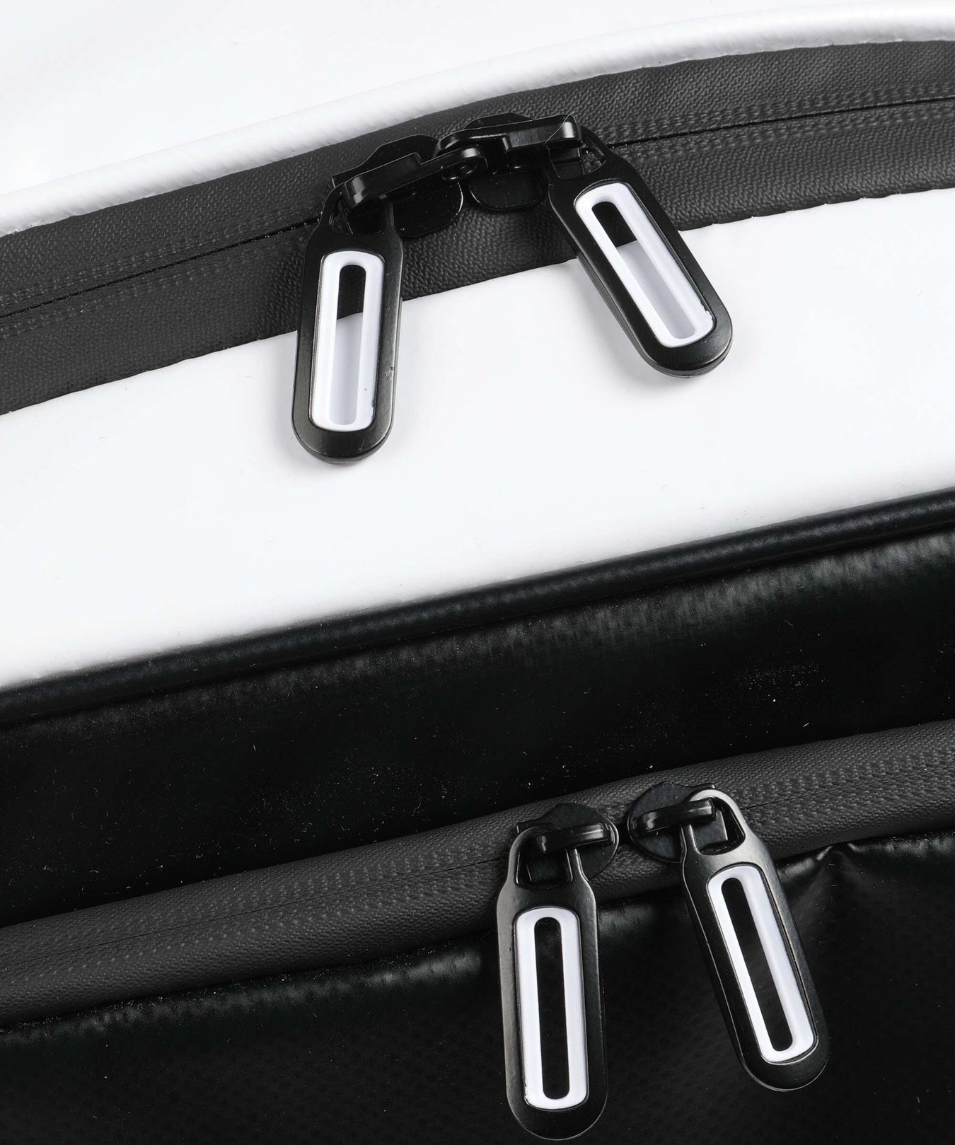 Travelite Basics Travel bag with wheels weiss