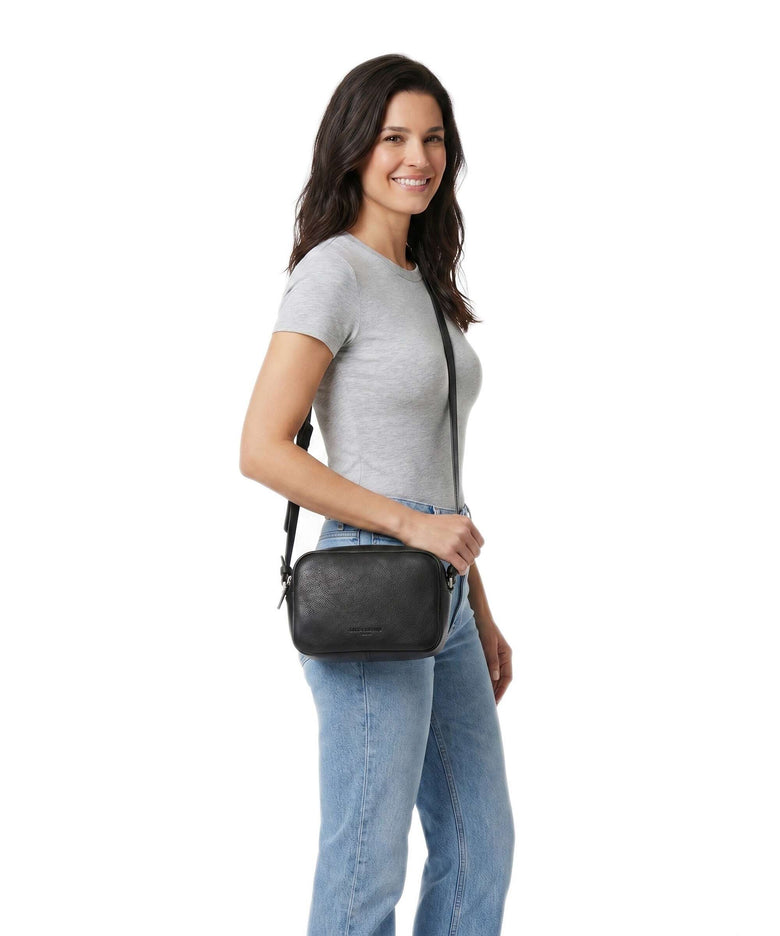 Liebeskind Ella Small Pebble S Crossbody bag black