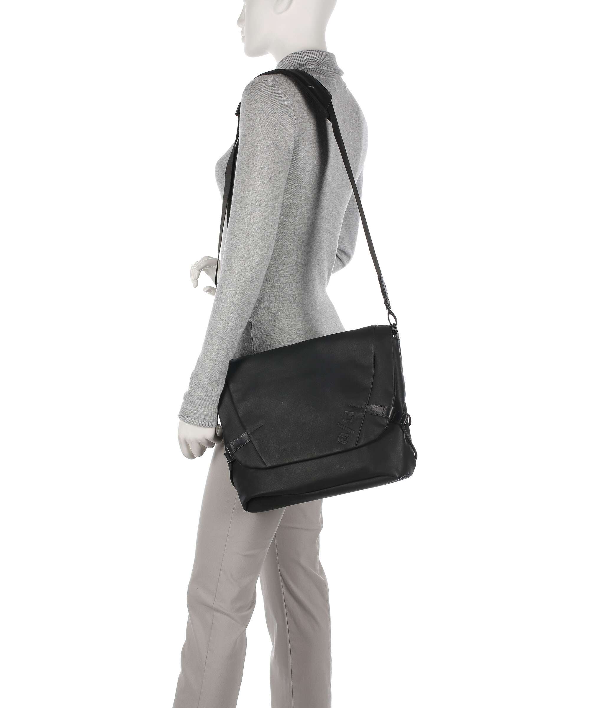 Aunts & Uncles Japan Matsumoto Messenger bag black