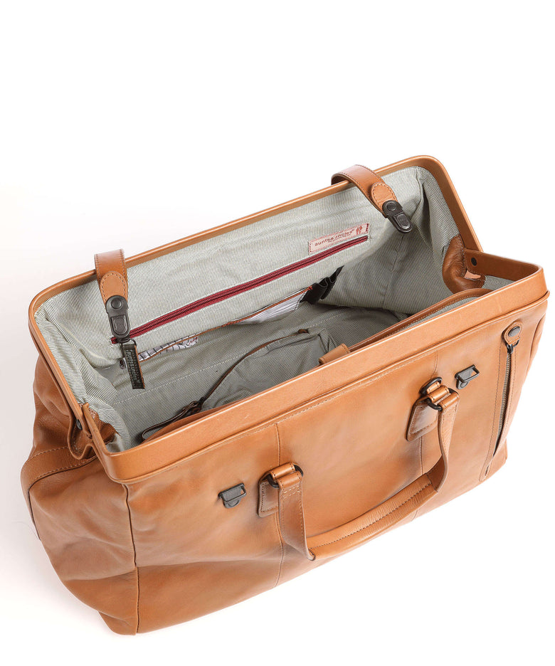 Aunts & Uncles Grandma's Luxury Club Mrs. Currant Bread Weekend bag caramel