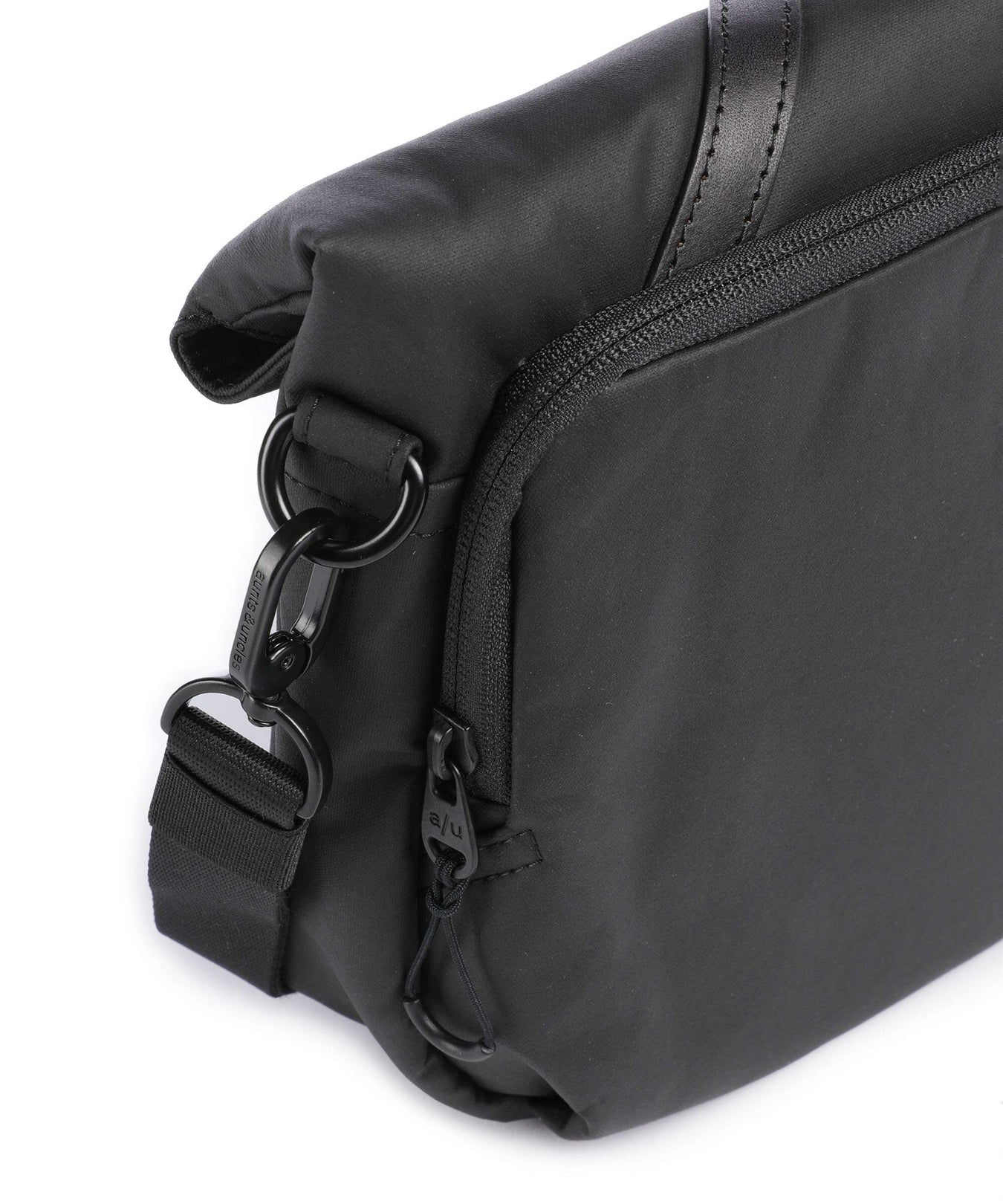 Aunts & Uncles Japan Takahashi Messenger bag black
