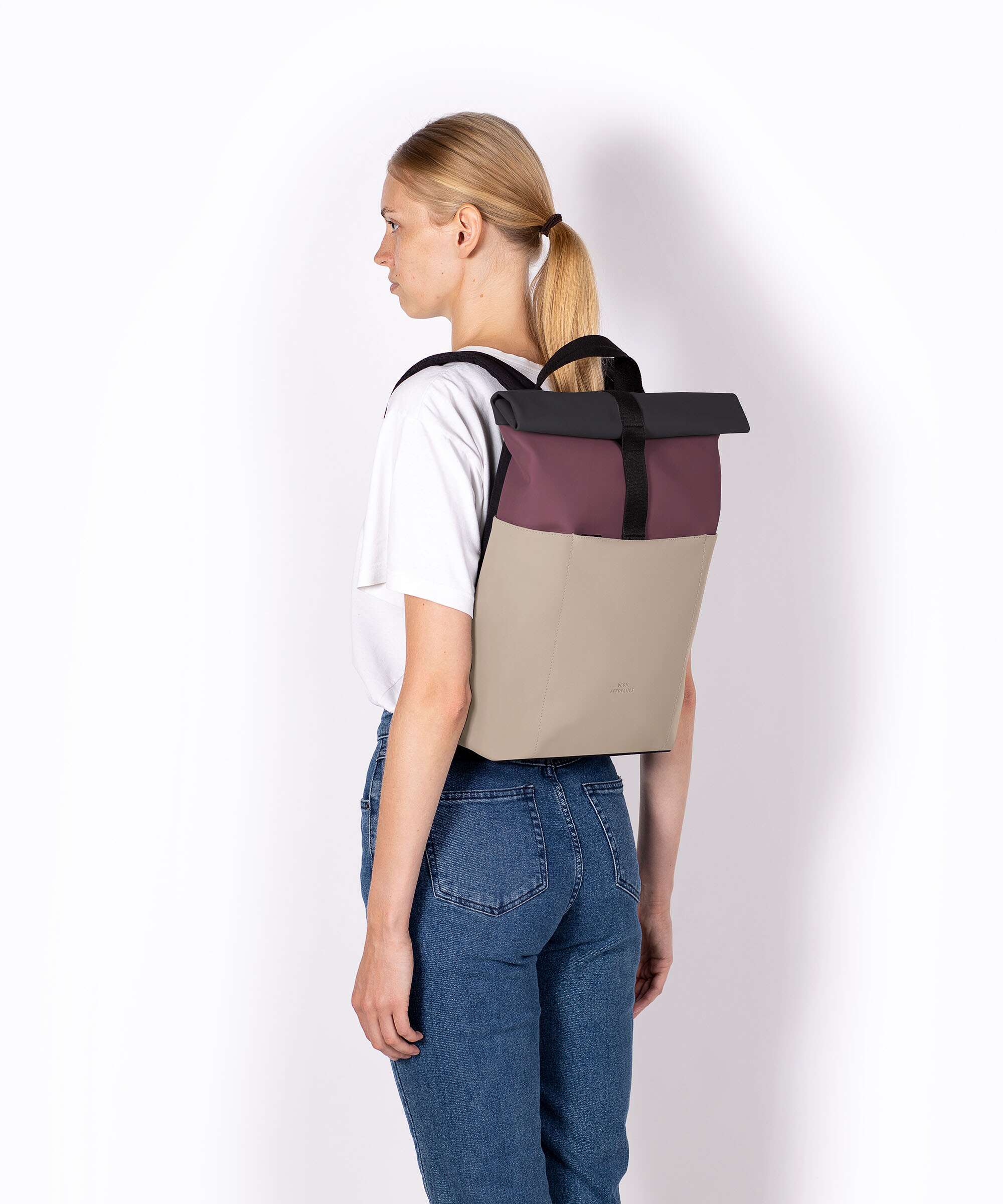 Ucon Acrobatics Lotus Hajo Mini Rolltop backpack royal blue/dark rose