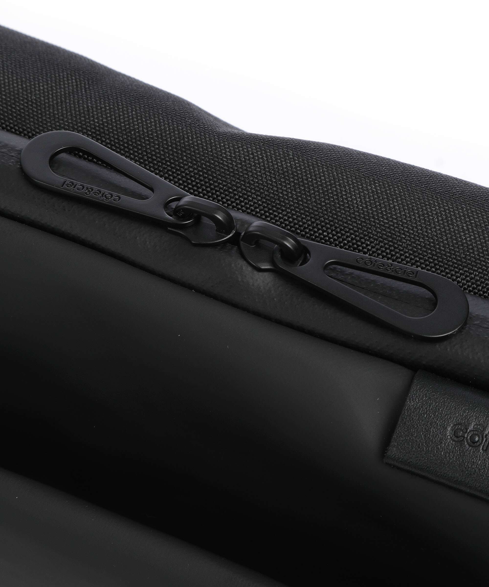 Côte&Ciel Isarau S Belt bag black