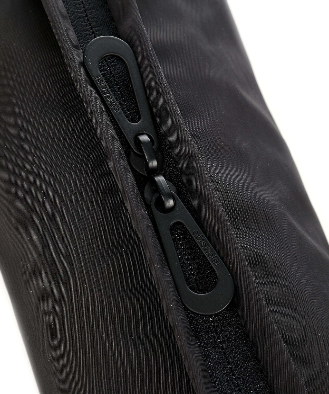 Côte&Ciel Smooth Adda Crossbody bag black