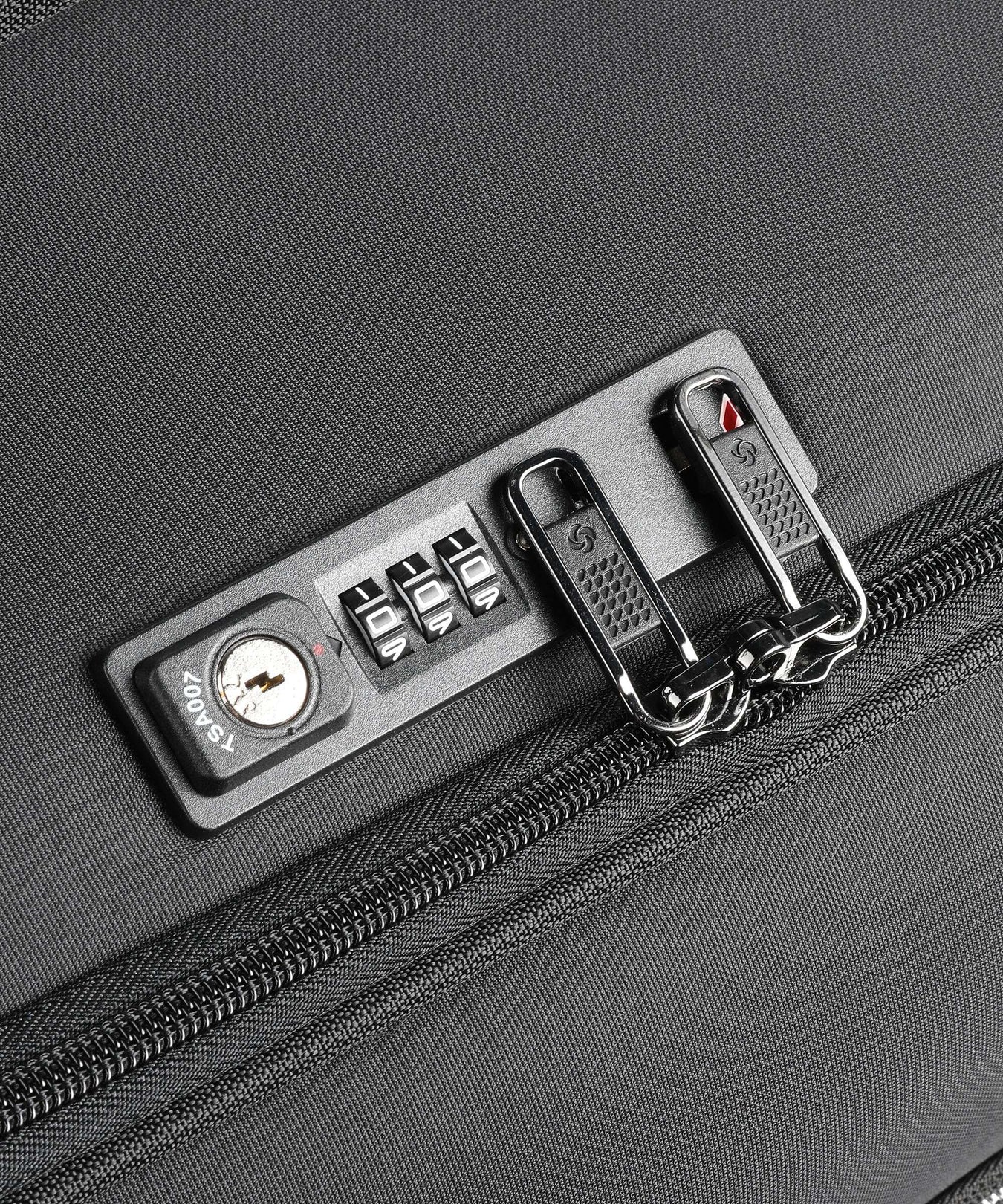 Samsonite Airea L Spinner (4 wheels) black