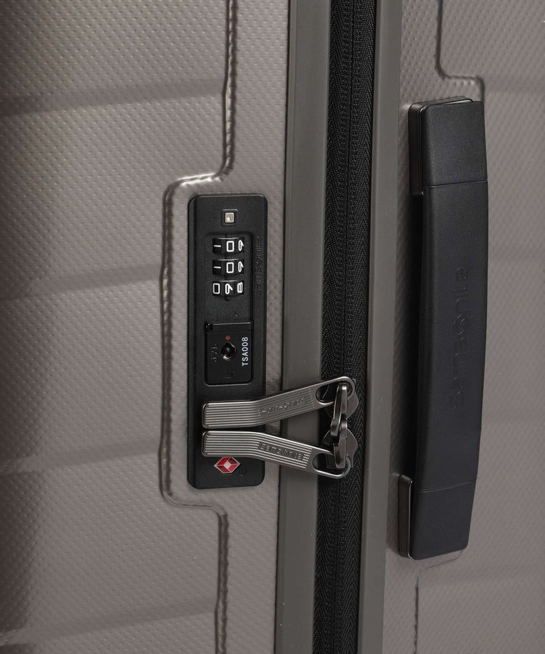 Samsonite Attrix Spinner (4 wheels) dune