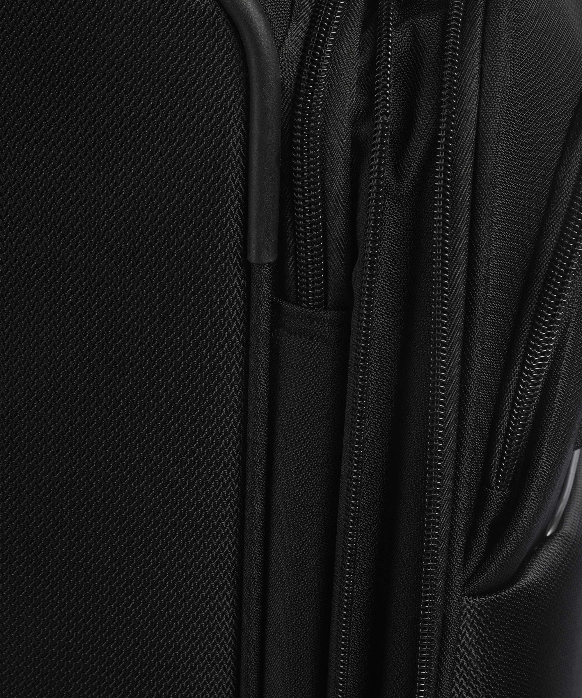 Samsonite B-Lite Icon Spinner (4 wheels) eco black