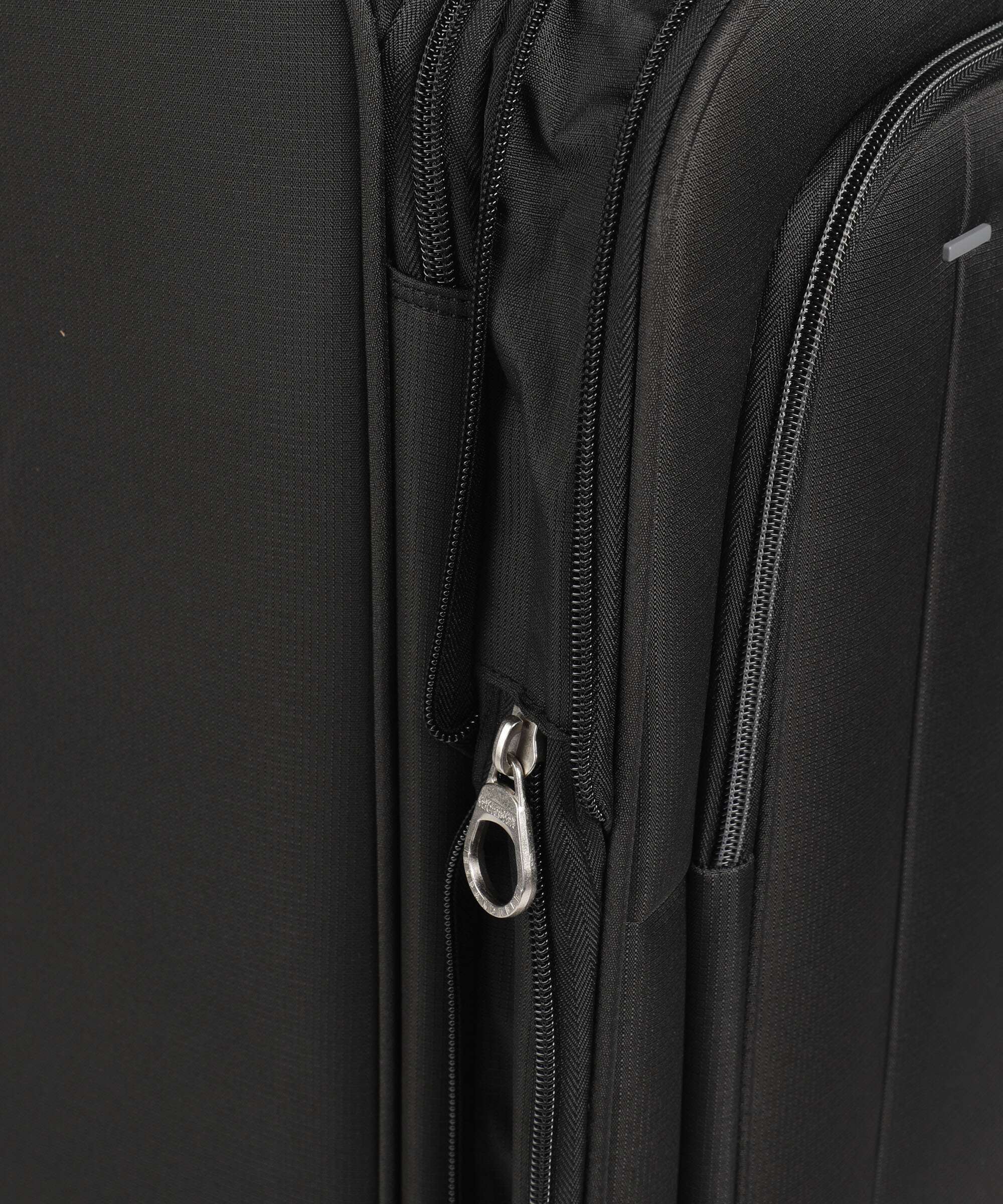 American Tourister Cloudrider M Spinner (4 wheels) jet black