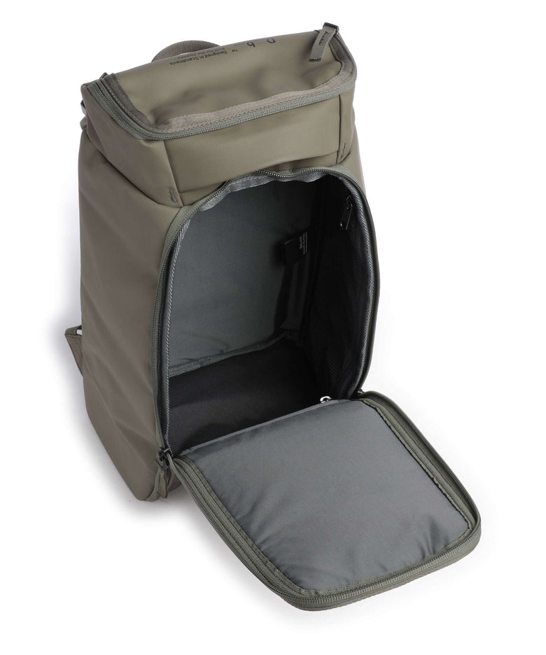 Db Hugger 20 Backpack moss green