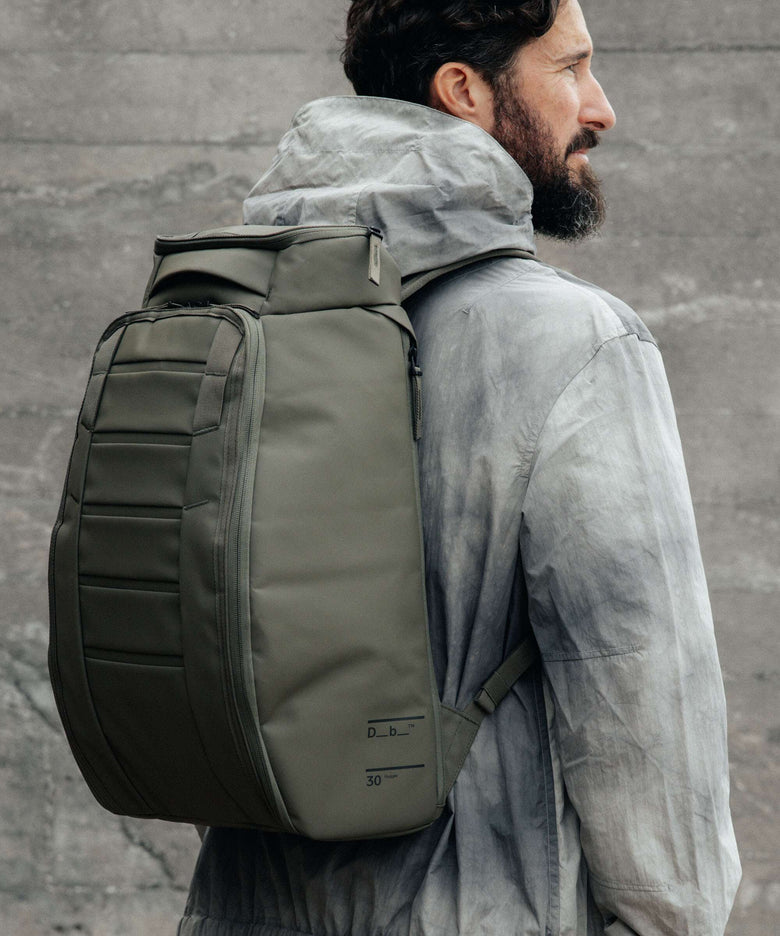 Db Hugger 30 Backpack sand grey