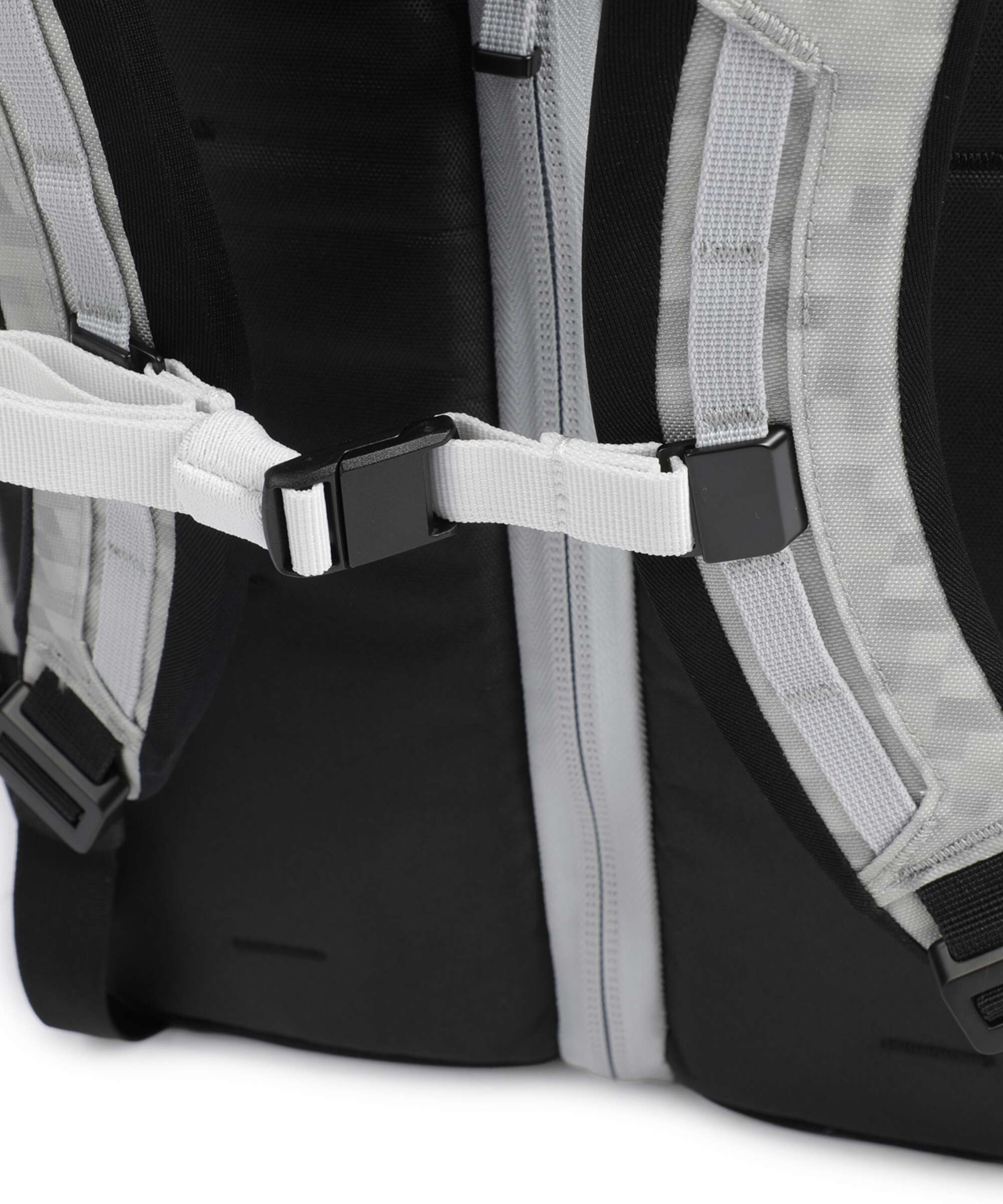 Db Roamer Pro 70 Travel backpack white noise