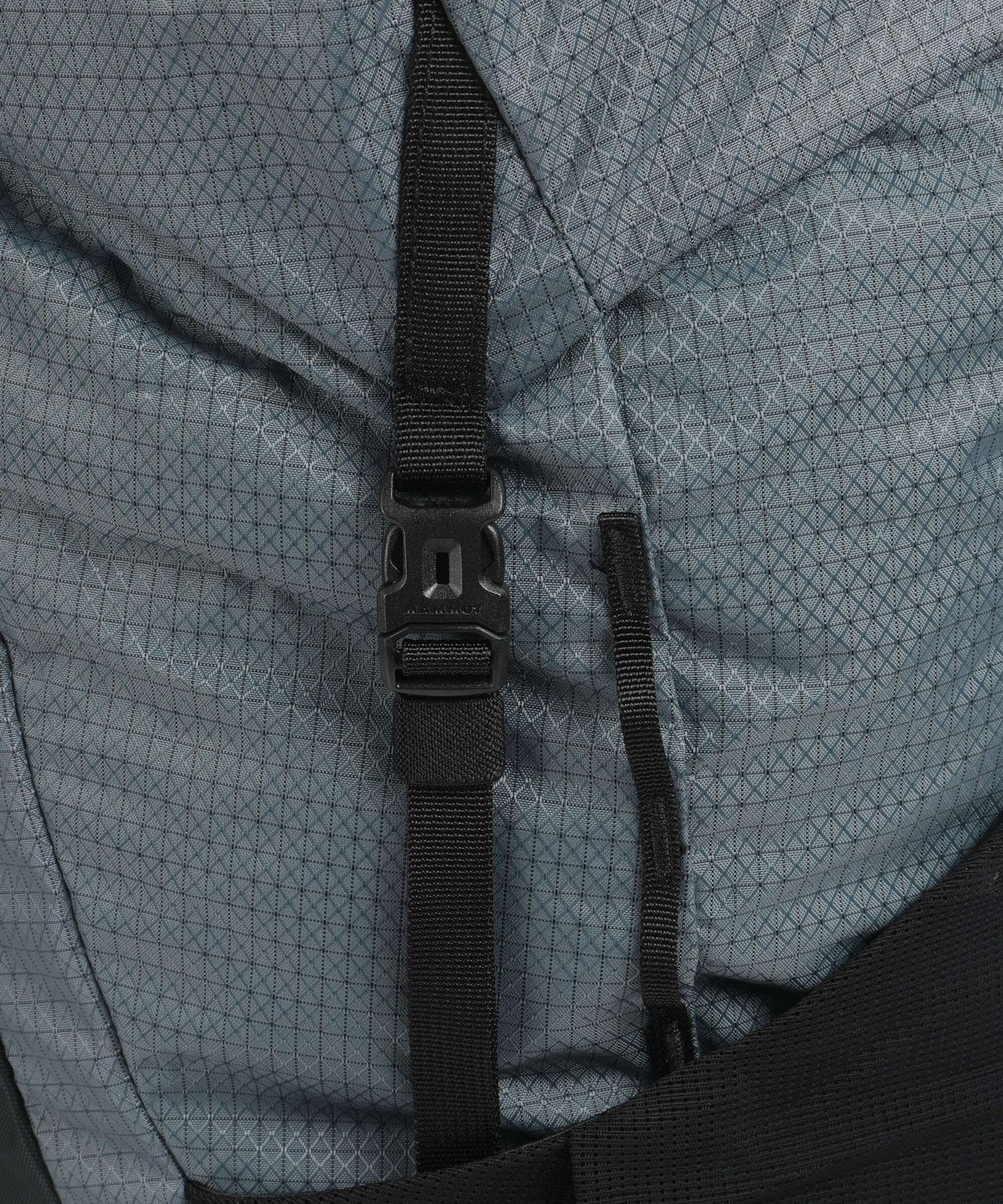 Mammut Ducan 32 Hiking backpack strata black