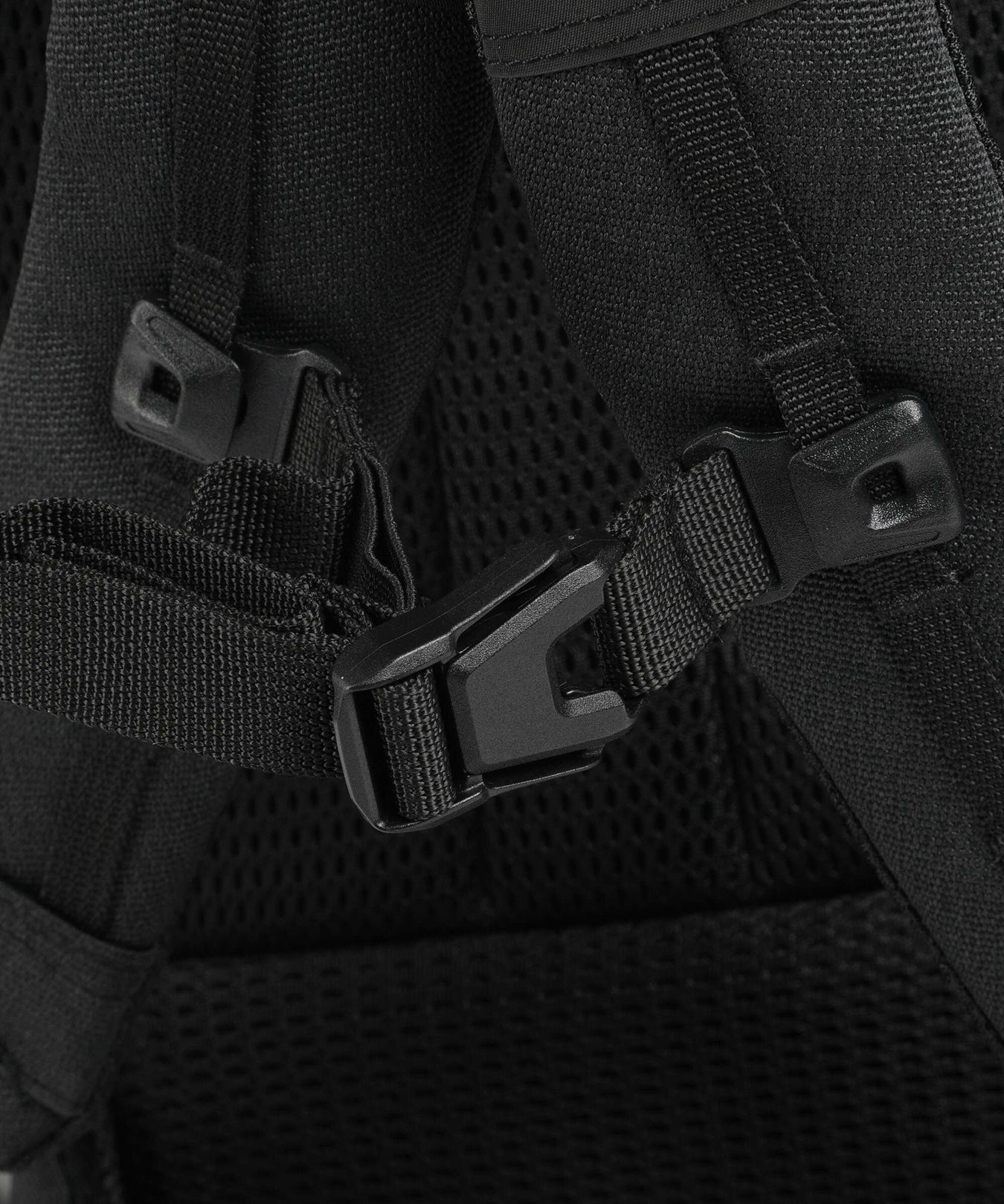 Eagle Creek Gear Warrior Convertible Carry On Trolley (2 wheels) black