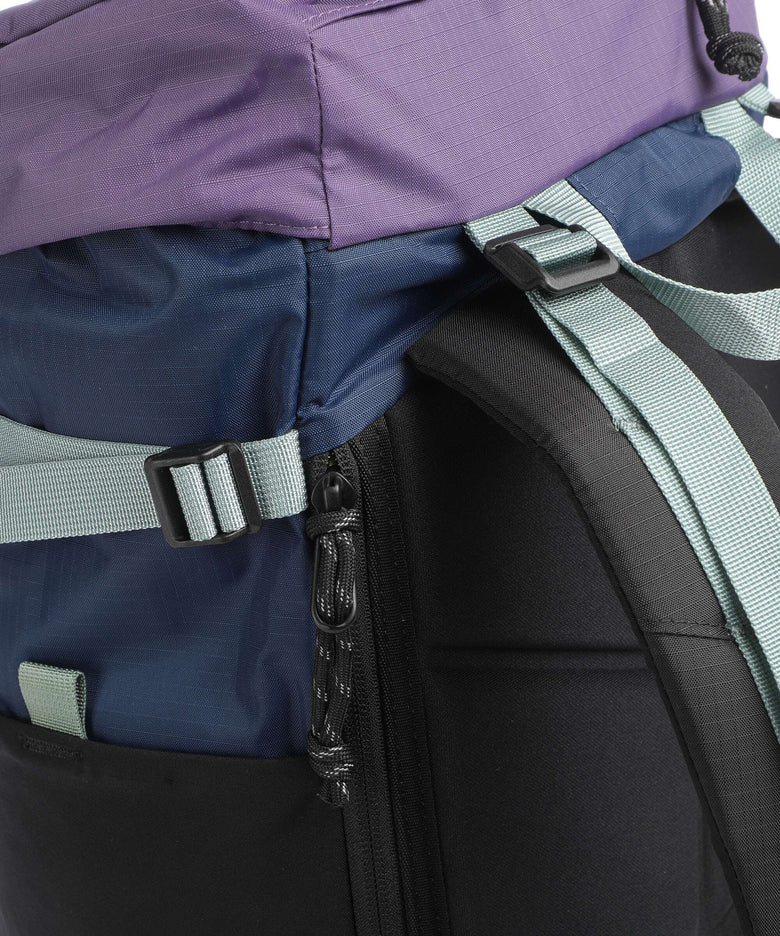 Topo Designs Rover Trail 22 Hiking backpack loganberry/crackle