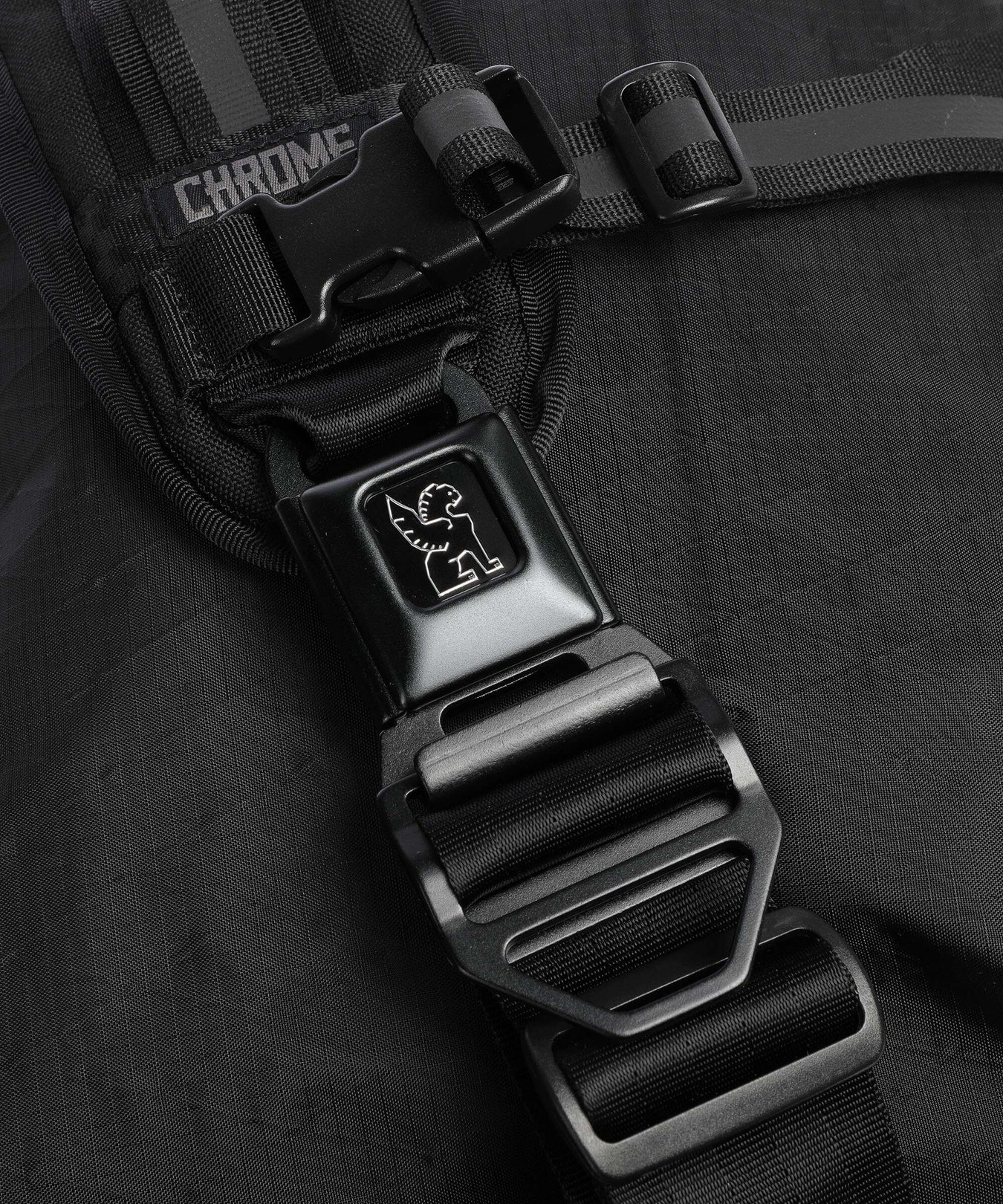 Chrome Metro Mini Messenger bag black