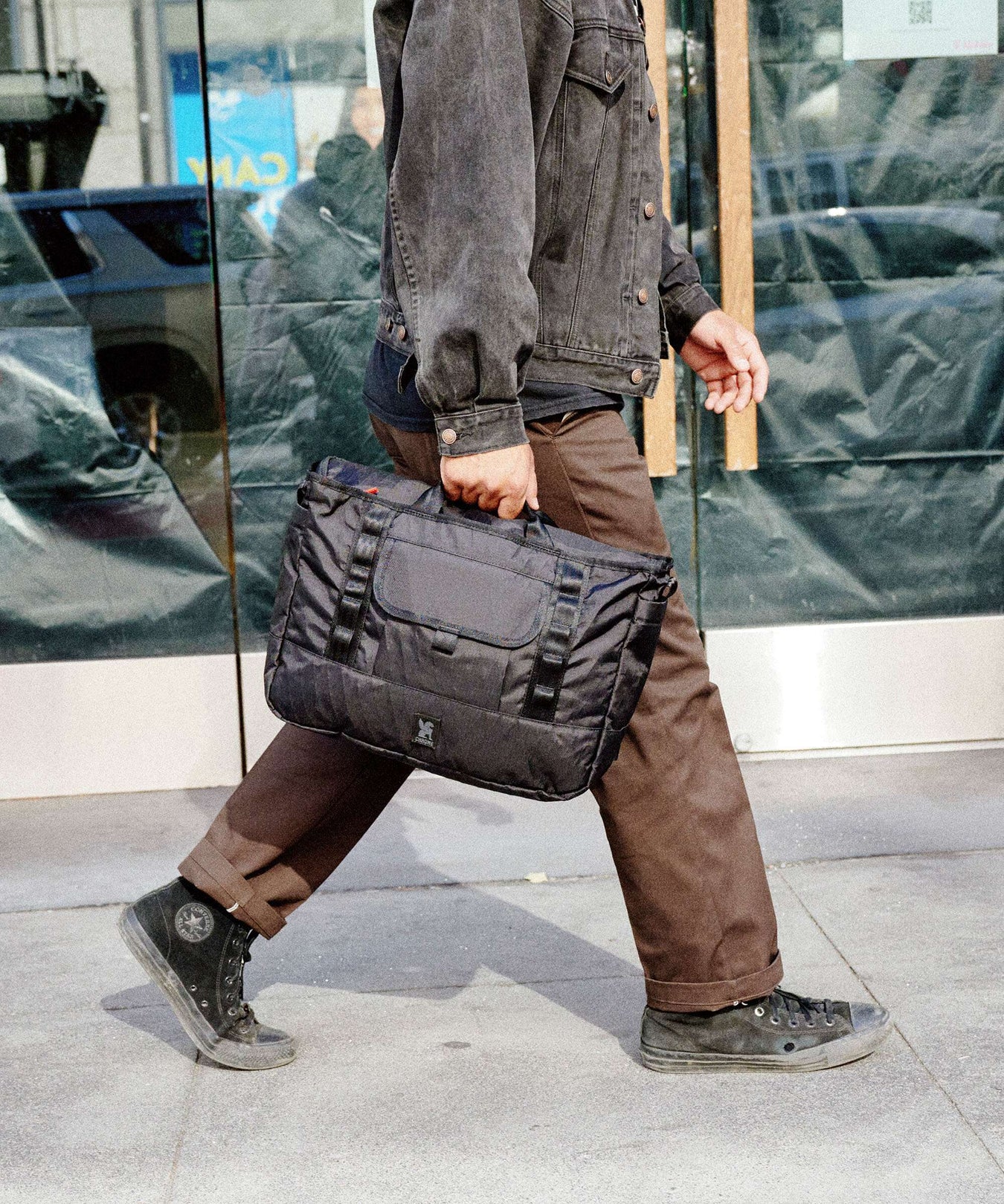 Chrome Midtown 20L Messenger bag sage