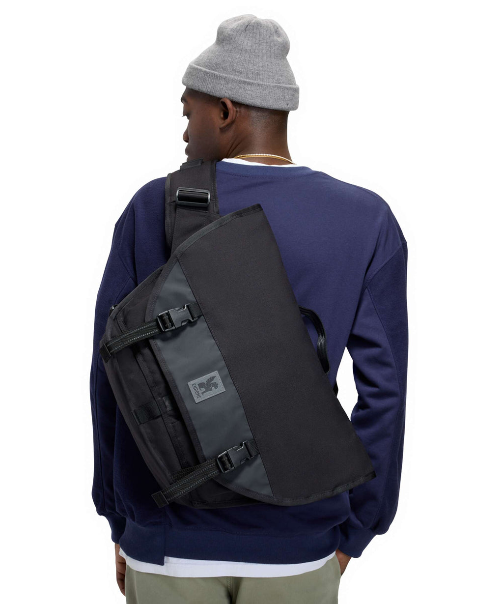 Chrome Citizen 15 Messenger bag black