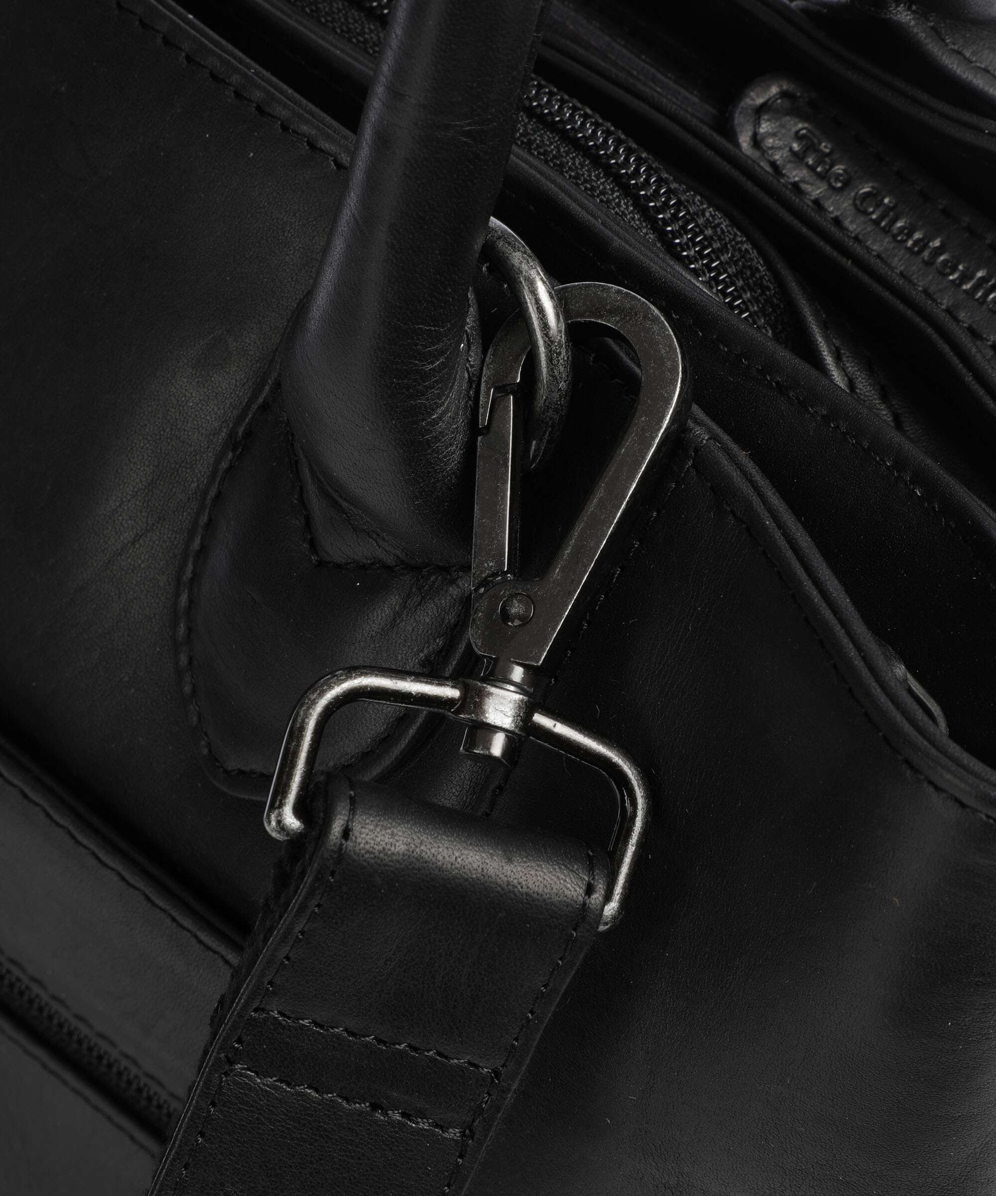 The Chesterfield Brand Wax Pull Up Cow Passau Handbag black