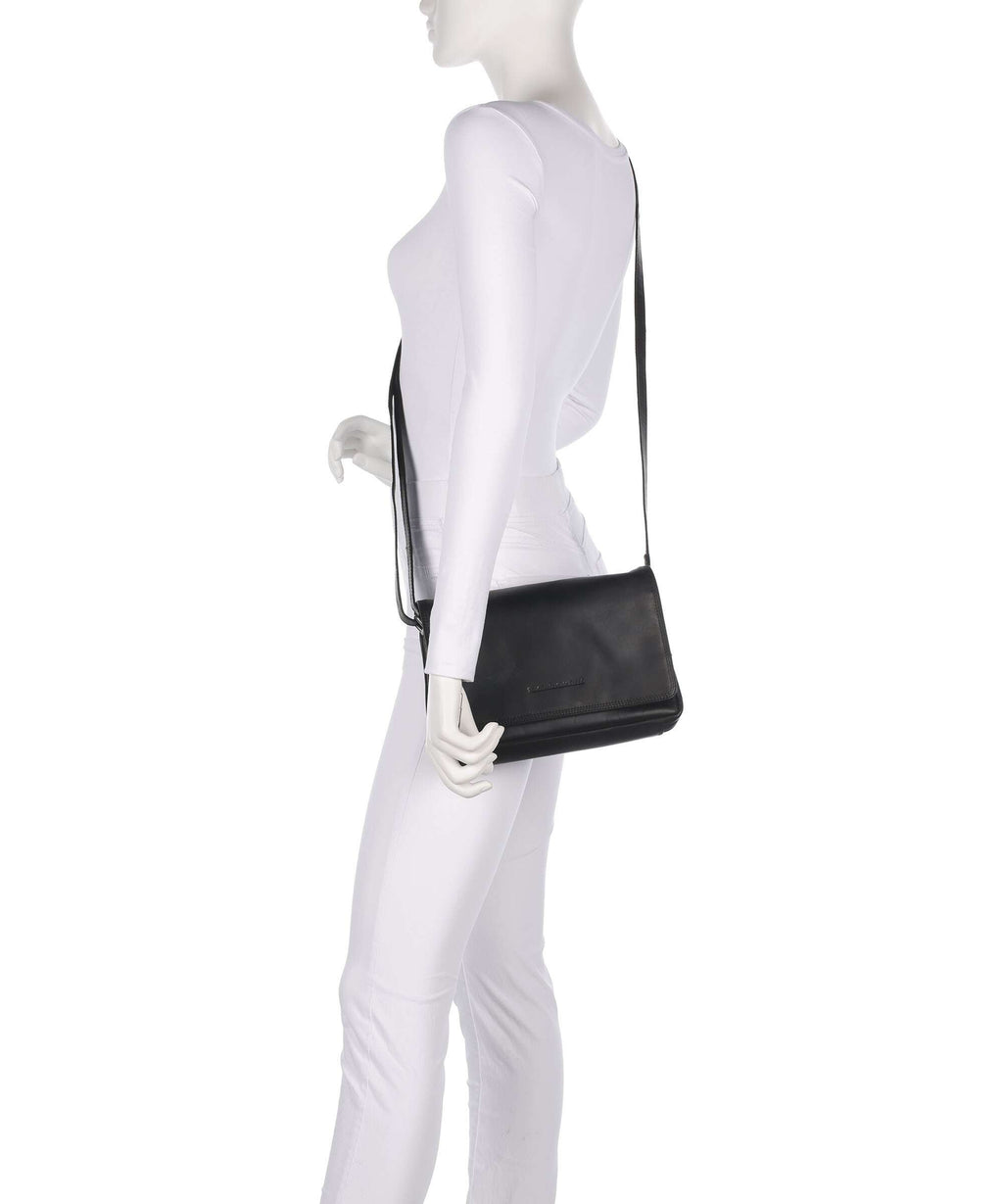 The Chesterfield Brand Wax Pull Up Cow Laverton Crossbody bag black
