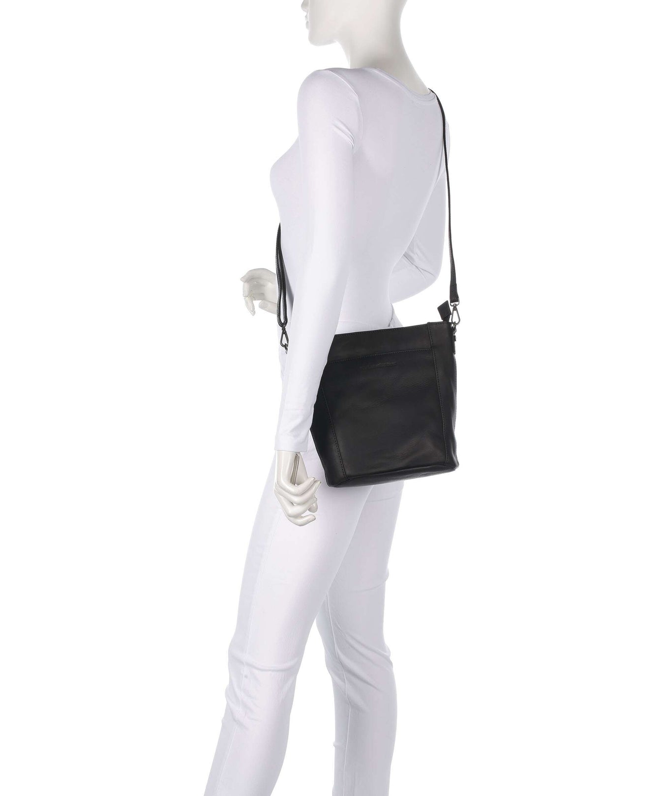 The Chesterfield Brand Wax Pull Up Cow Moore Bucket bag black