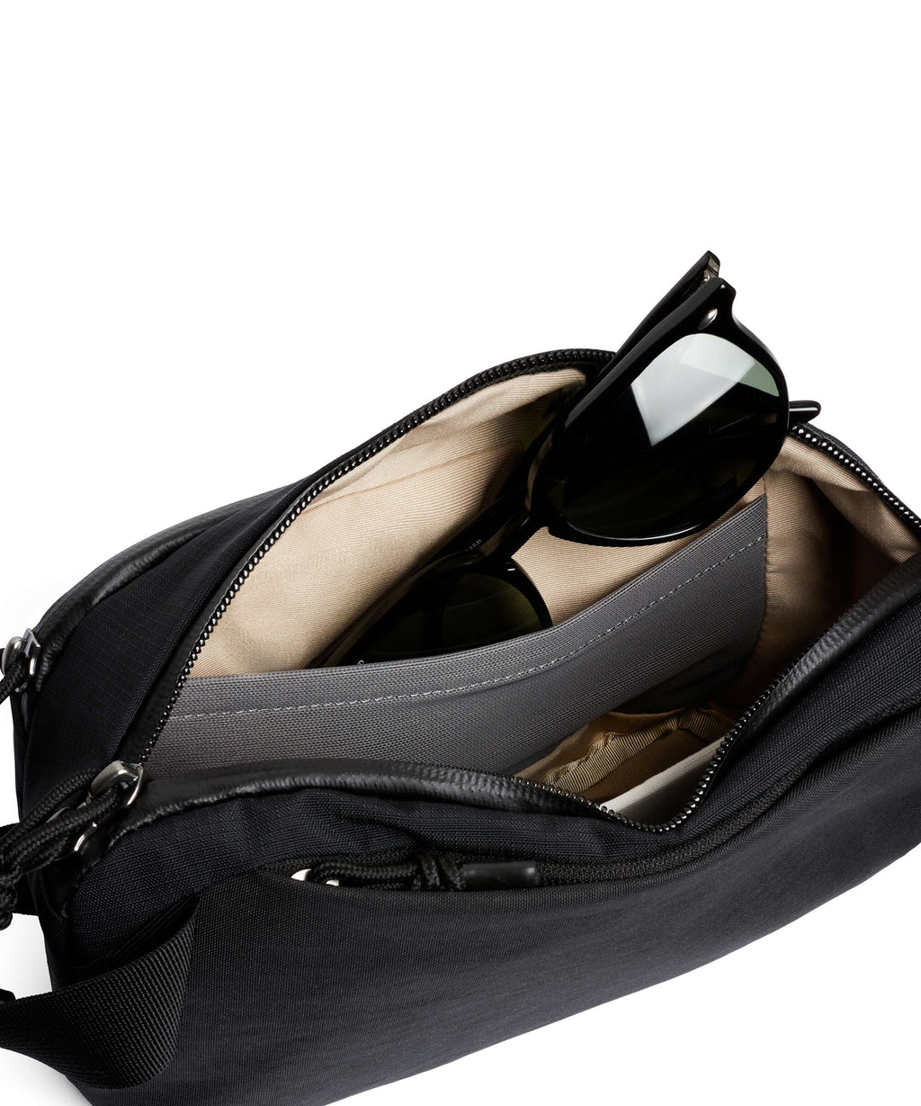 Bellroy Venture 2.5L Ready Fanny pack black